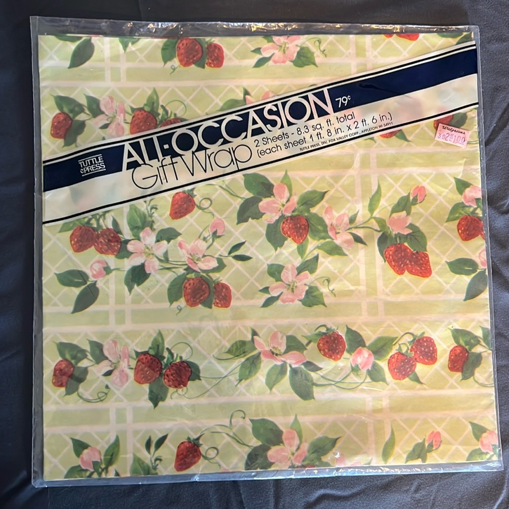Vintage Gift Wrap Sheets pack of 2 strawberry
